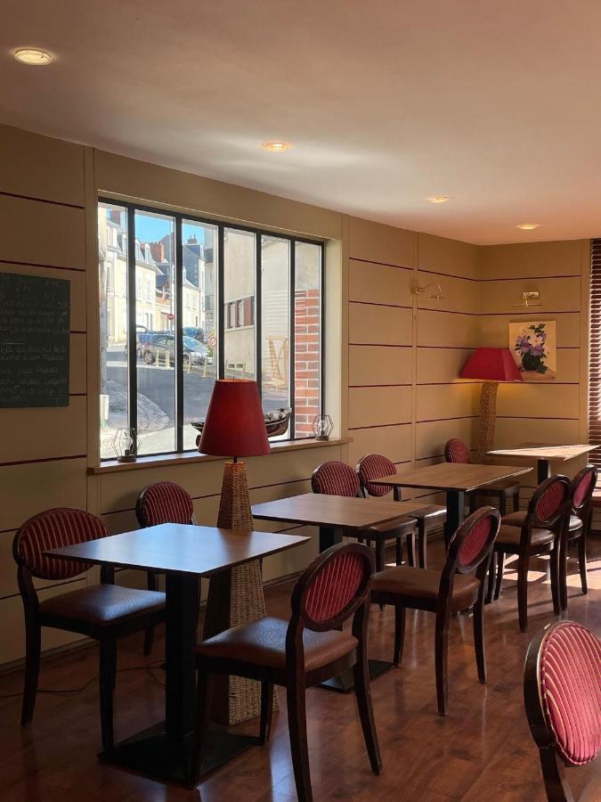 Logis Hotel Restaurant Le Monarque Blois Esterno foto