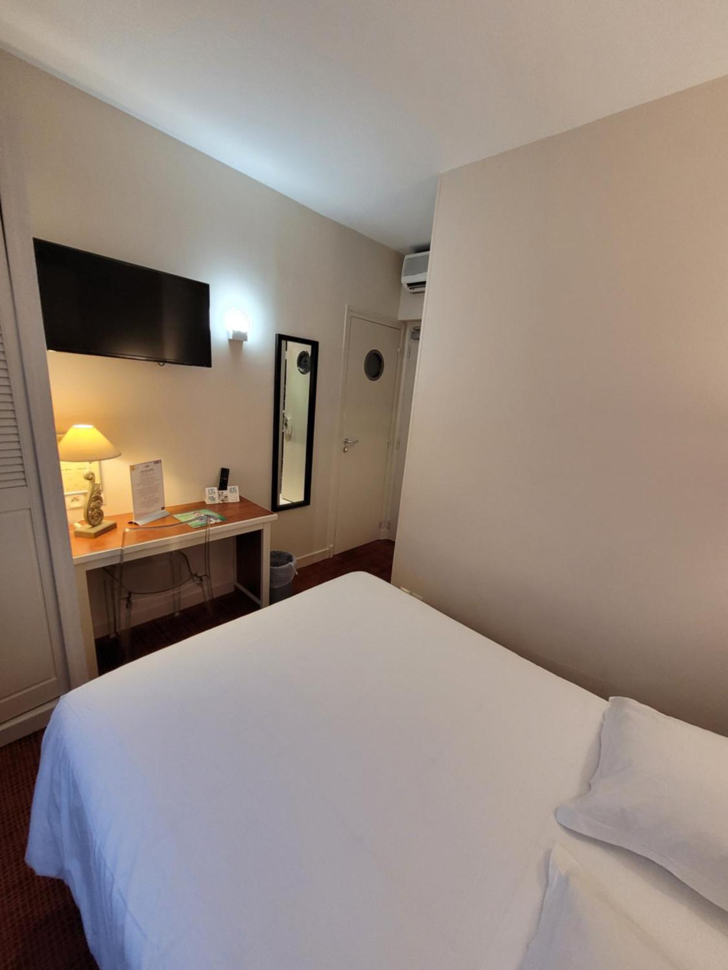 Logis Hotel Restaurant Le Monarque Blois Esterno foto