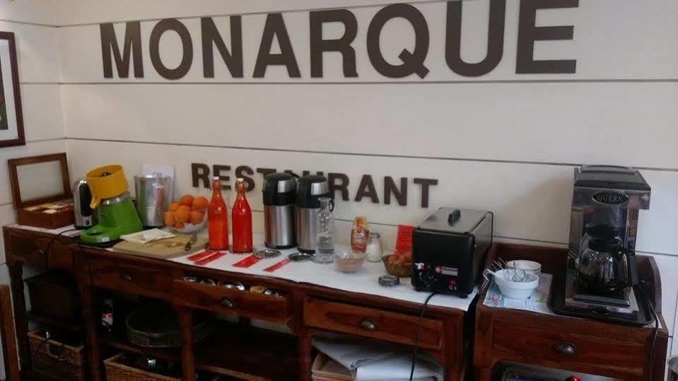Logis Hotel Restaurant Le Monarque Blois Esterno foto